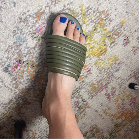 TKEES NWOT Caro Slide Sandals Olive Size 7 - Picture 10 of 11